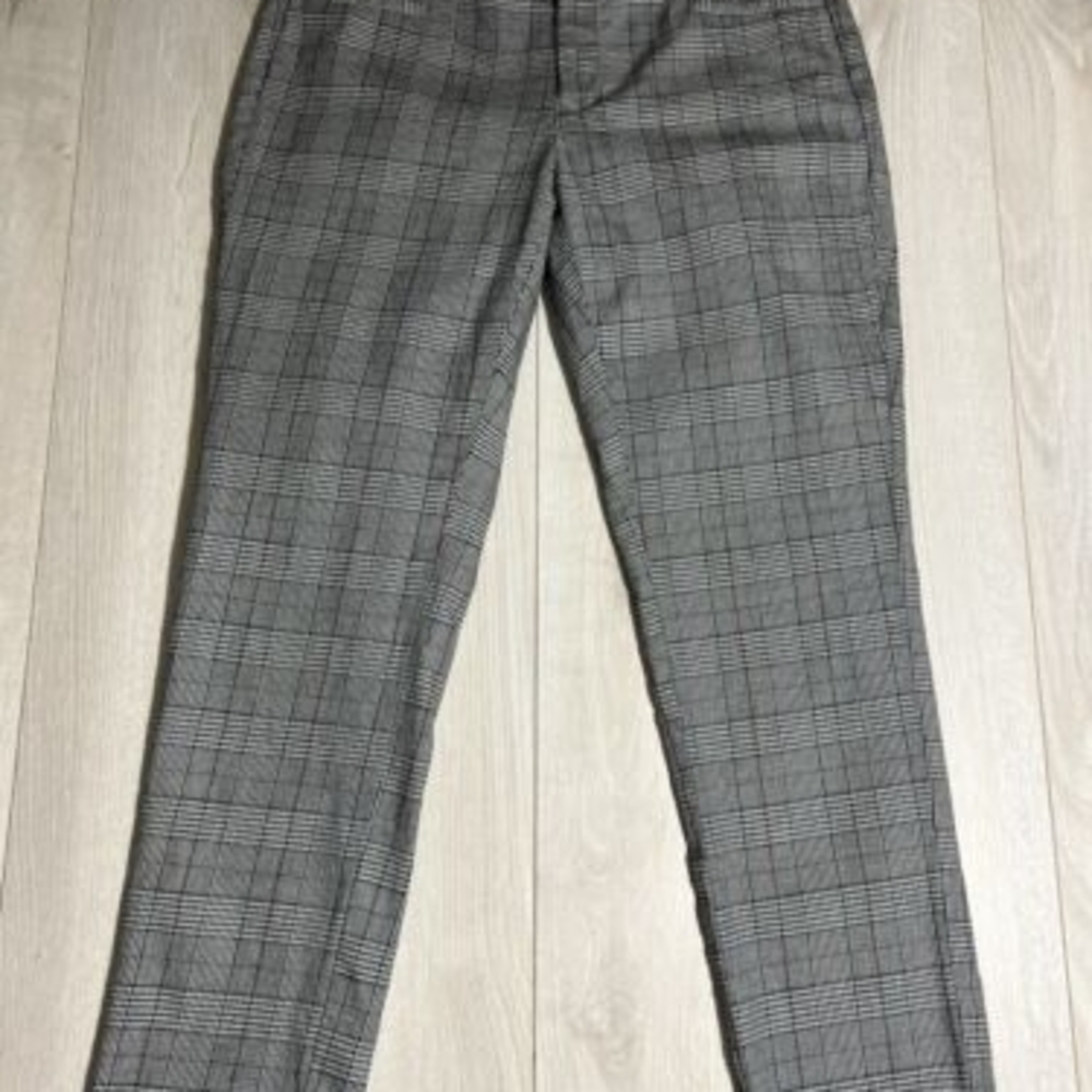 Banana Republic Gray Dress Pants with Classic Plaid Design